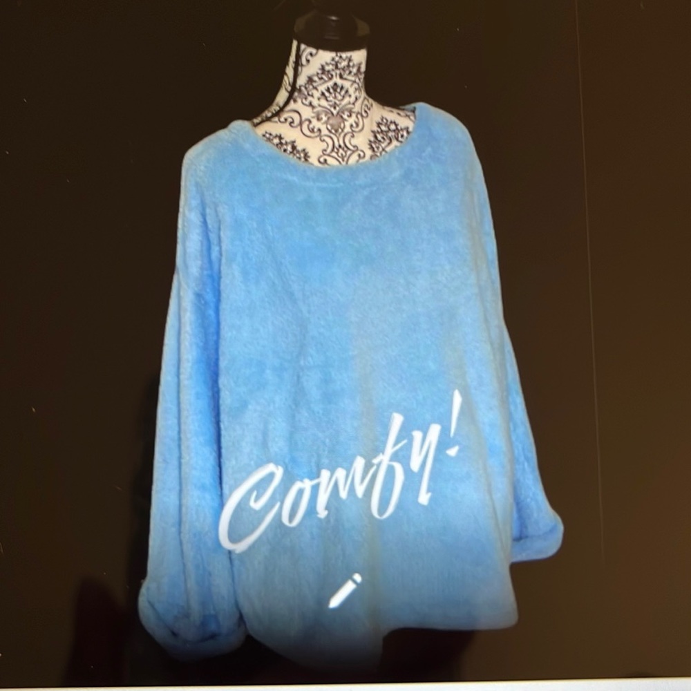 Umgee fuzzy front top
